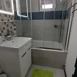Spatios In *