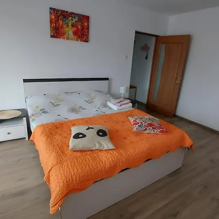 Spatios In Appartement